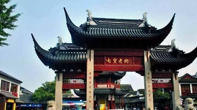 逃离阴暗的房屋